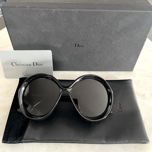 DIOR Sunglasses 😎 - Picture 2 of 10